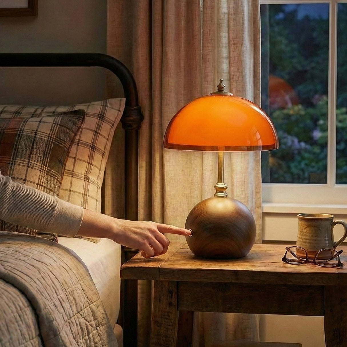 Coby table lamp