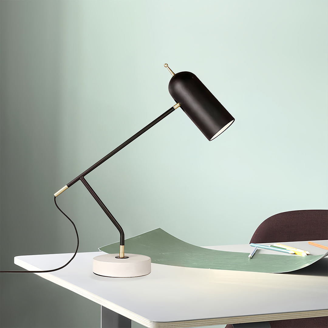 Schreibtischleuchte in Schwarz mit dimmbarer LED