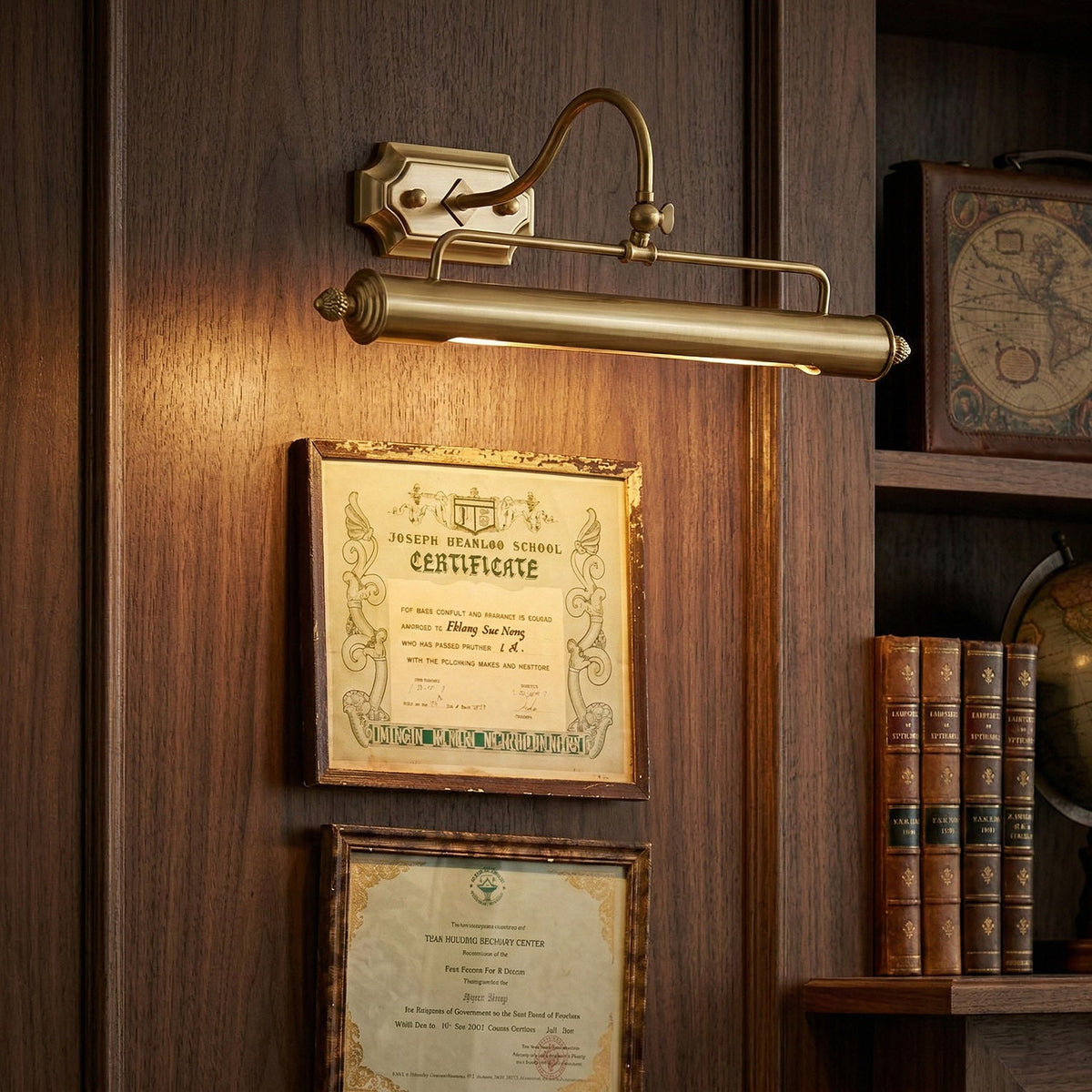 Vellichor wall sconce