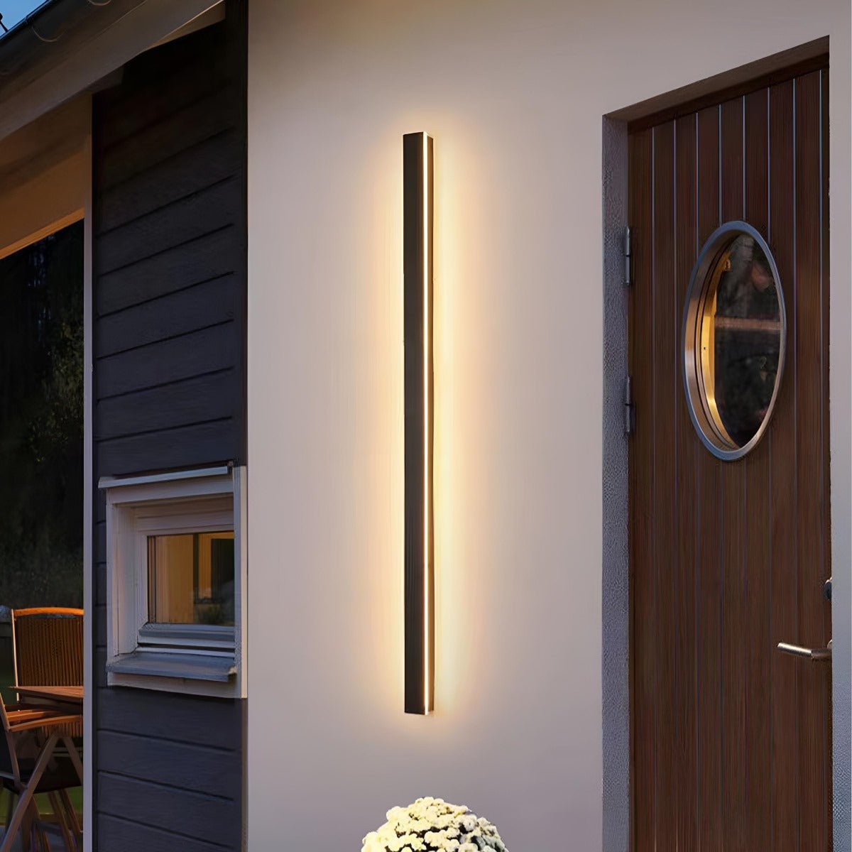 LED-Außenwandleuchte, schmale Lichtleiste, wetterfest