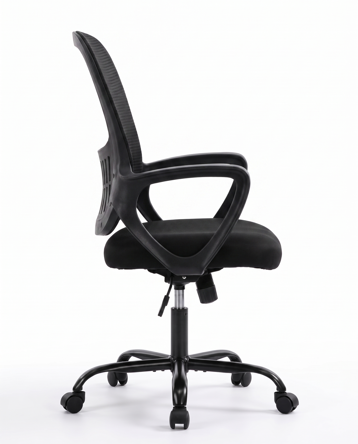 Brisa mesh chair, side profile studio