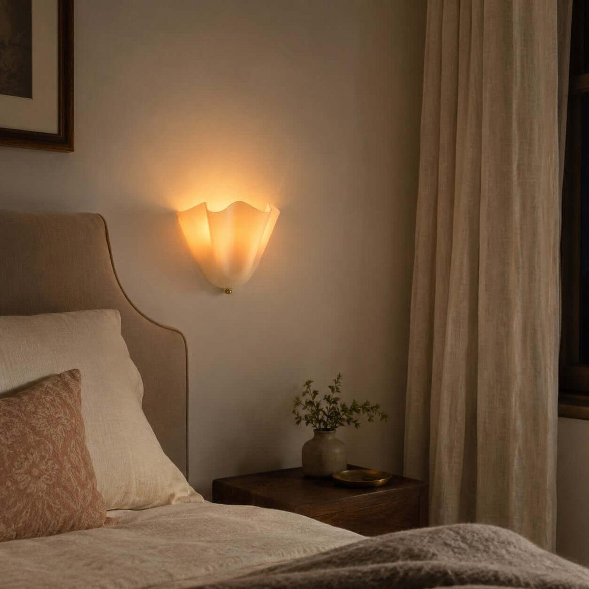 Zerane wall sconce