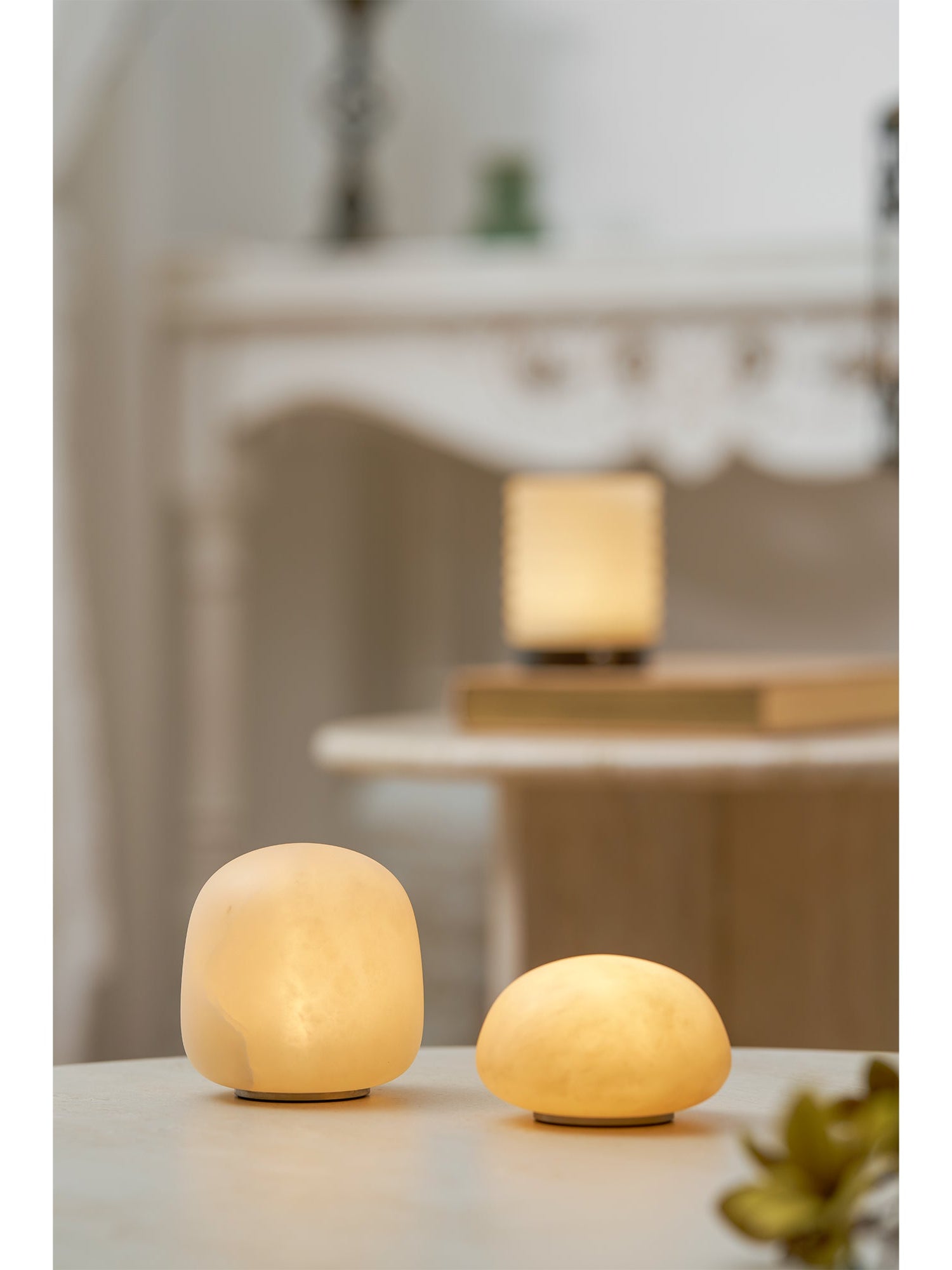 Snowflake table lamp