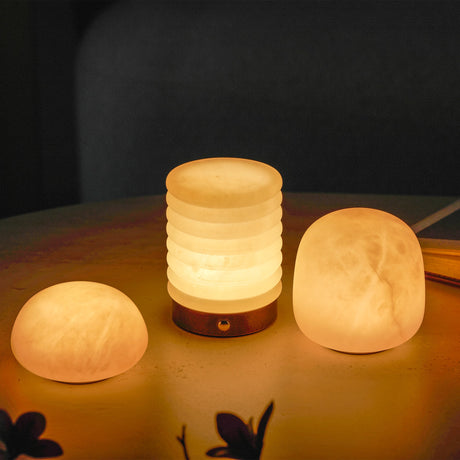 Snowflake table lamp