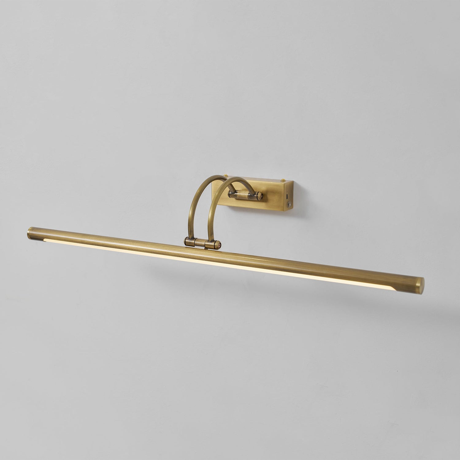 Alton wall lamp