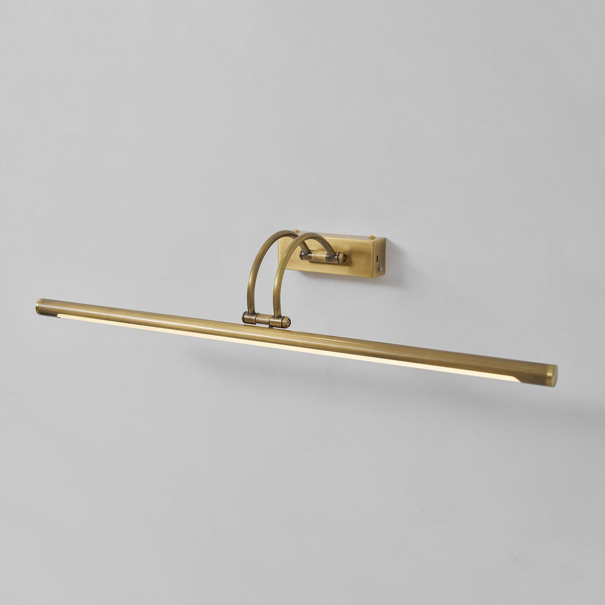 Alton wall lamp