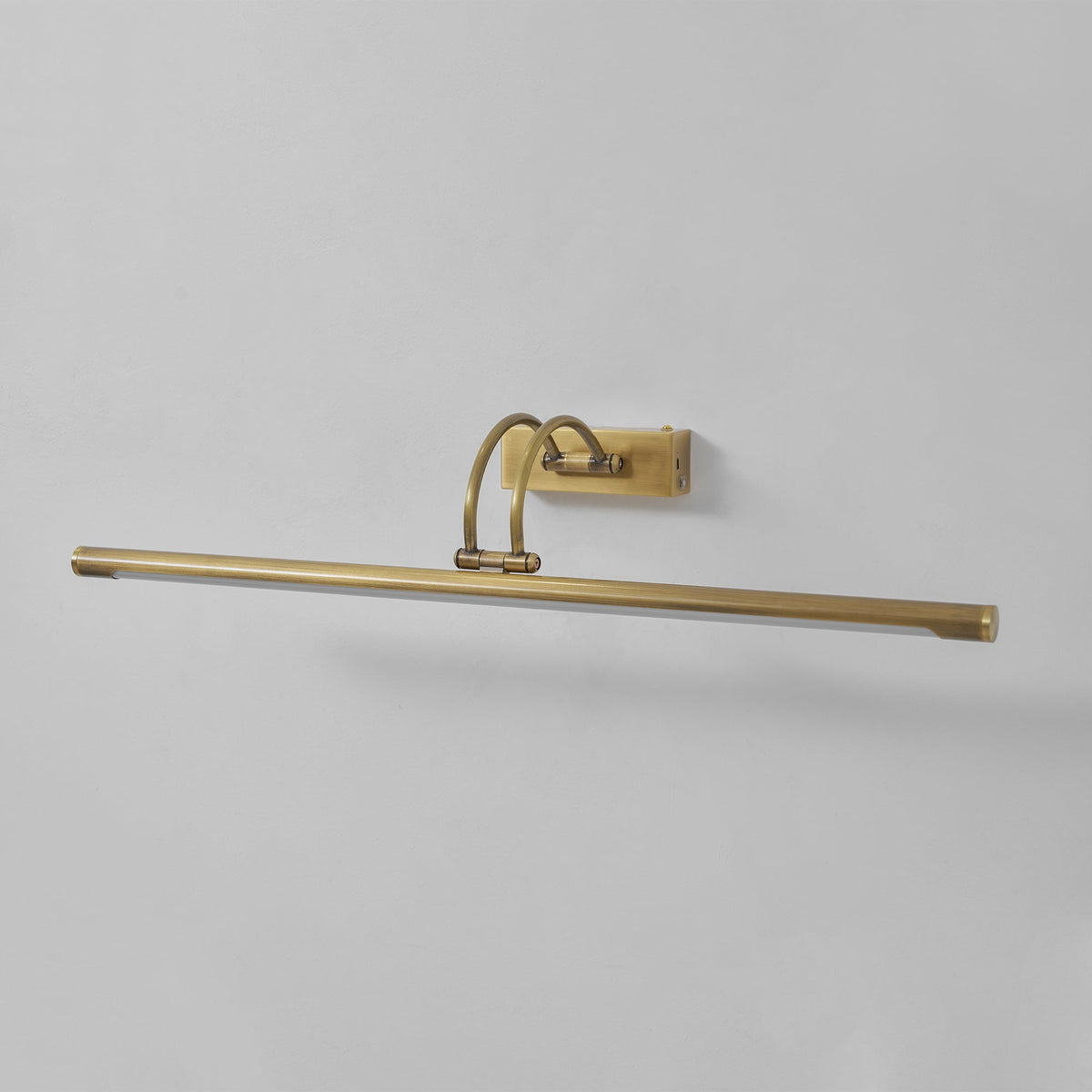 Alton wall lamp