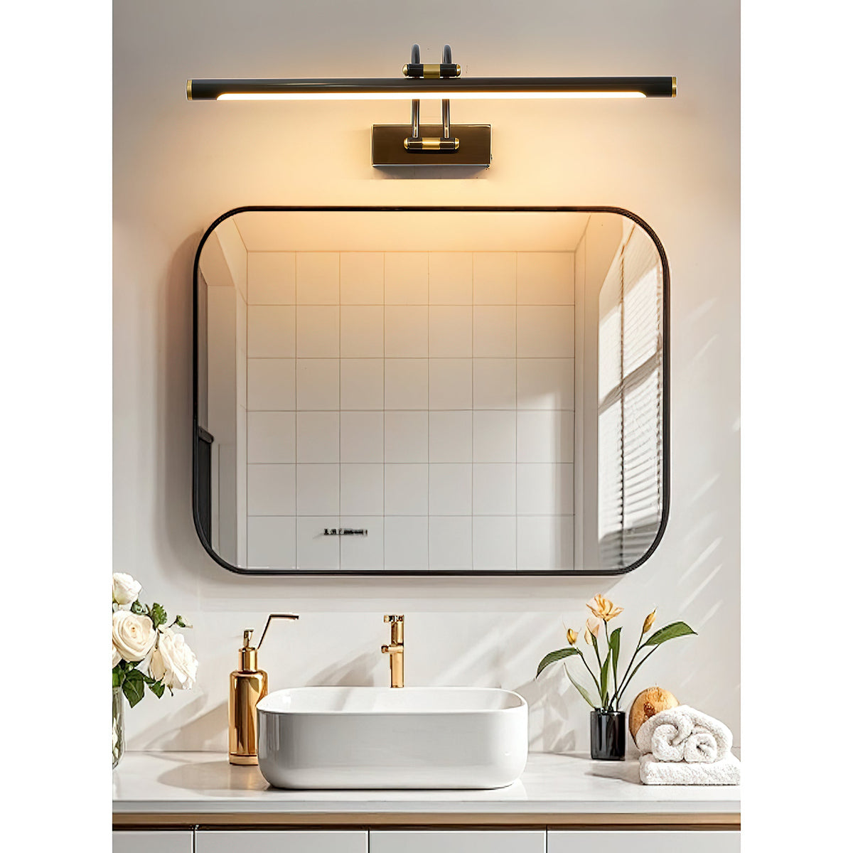 Alton wall lamp