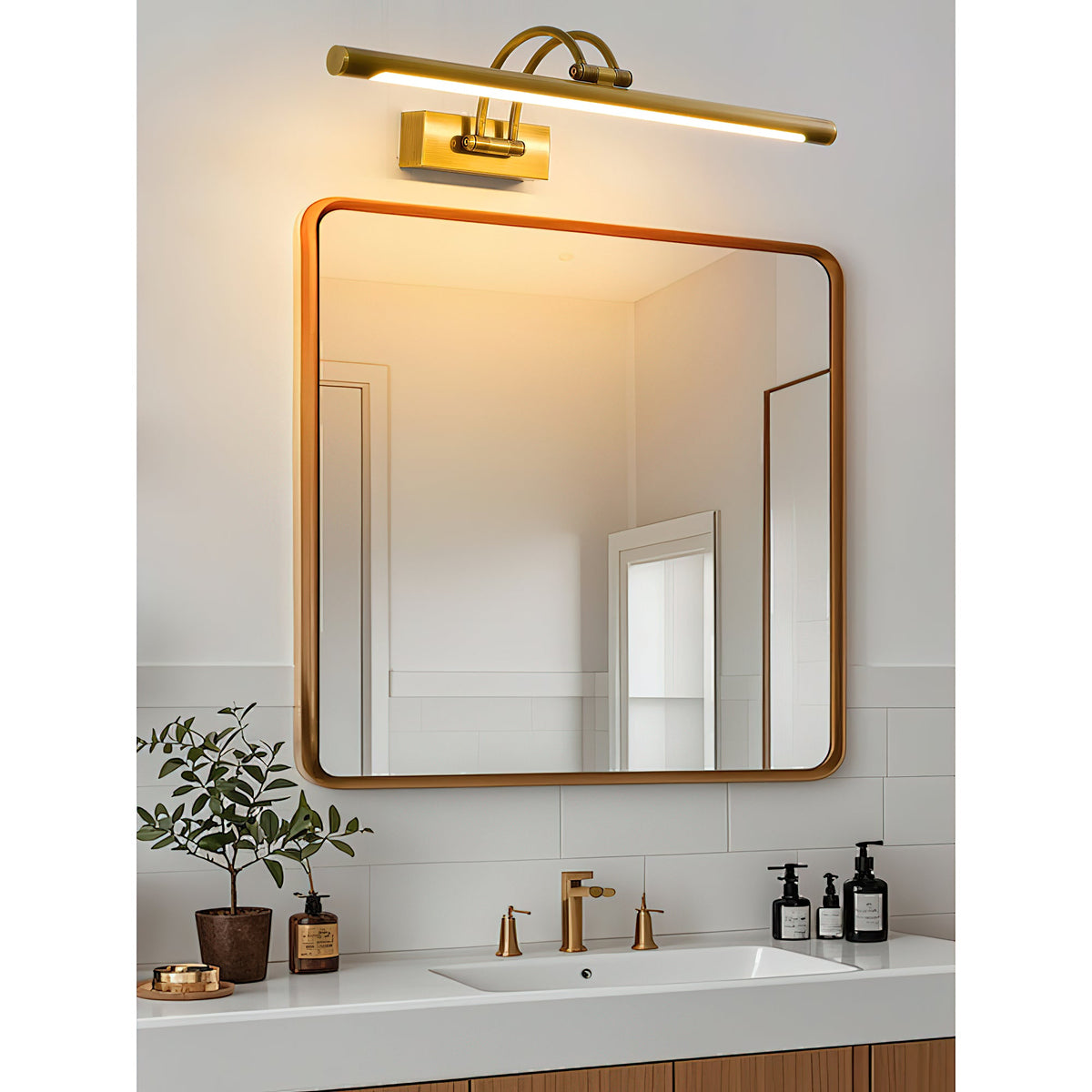 Alton wall lamp