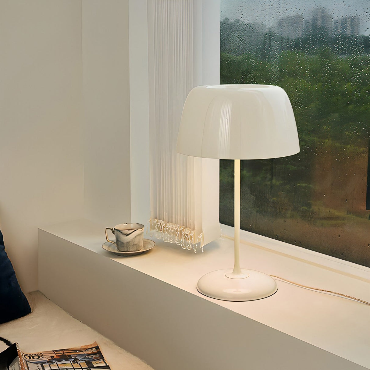 Bittel table lamp