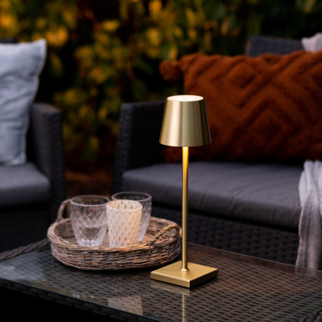 Vessa table lamp