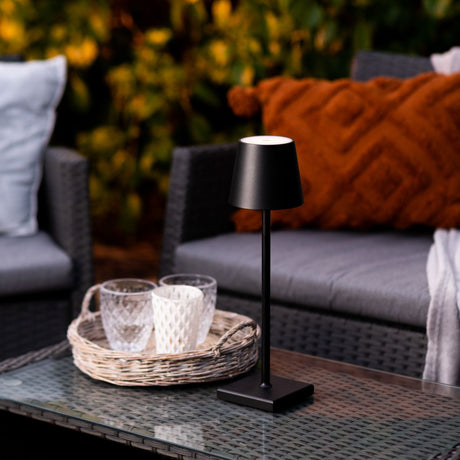 Vessa table lamp