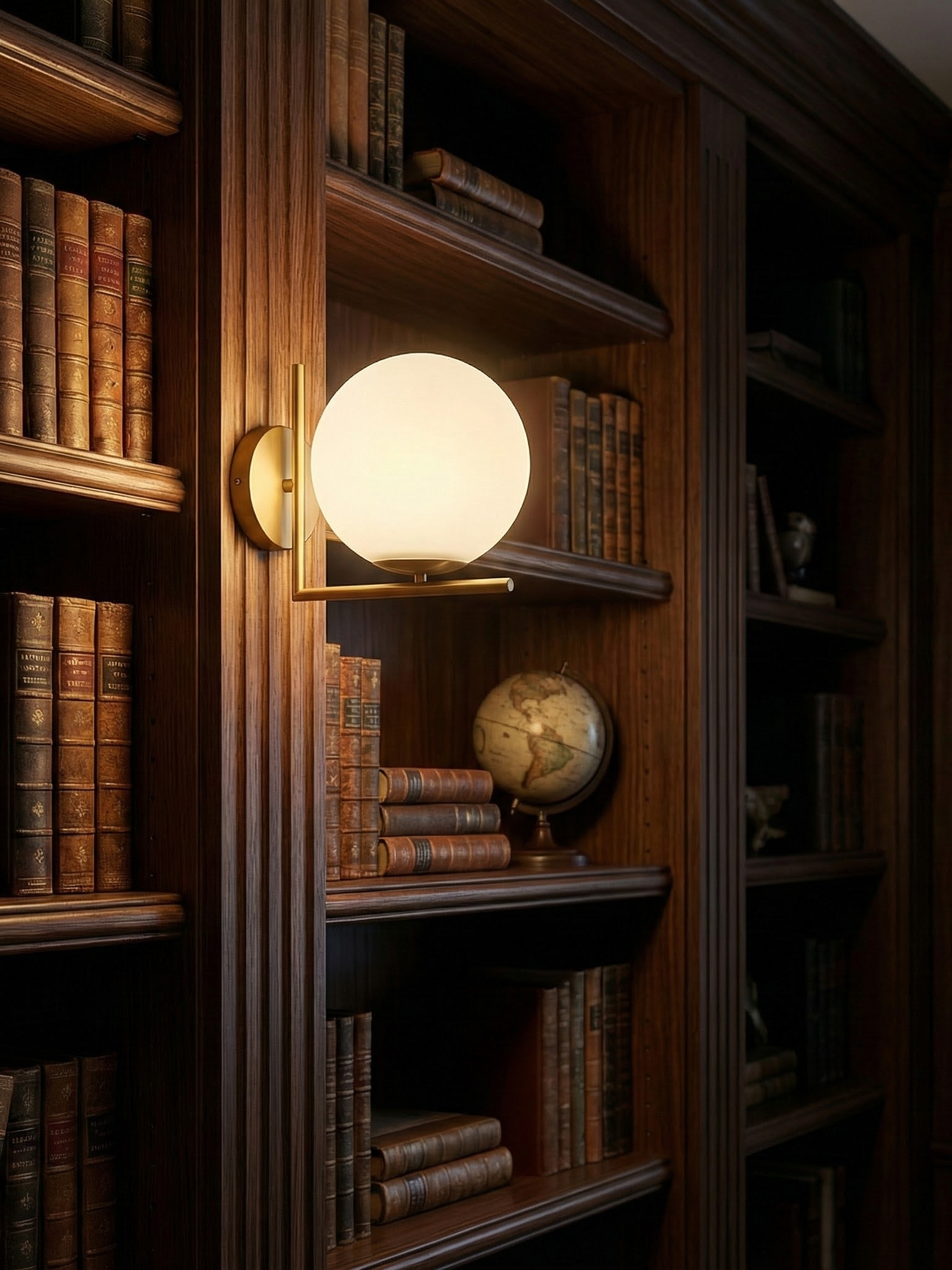DaraLight | Modern Elegant Wall Sconce with Soft Glow