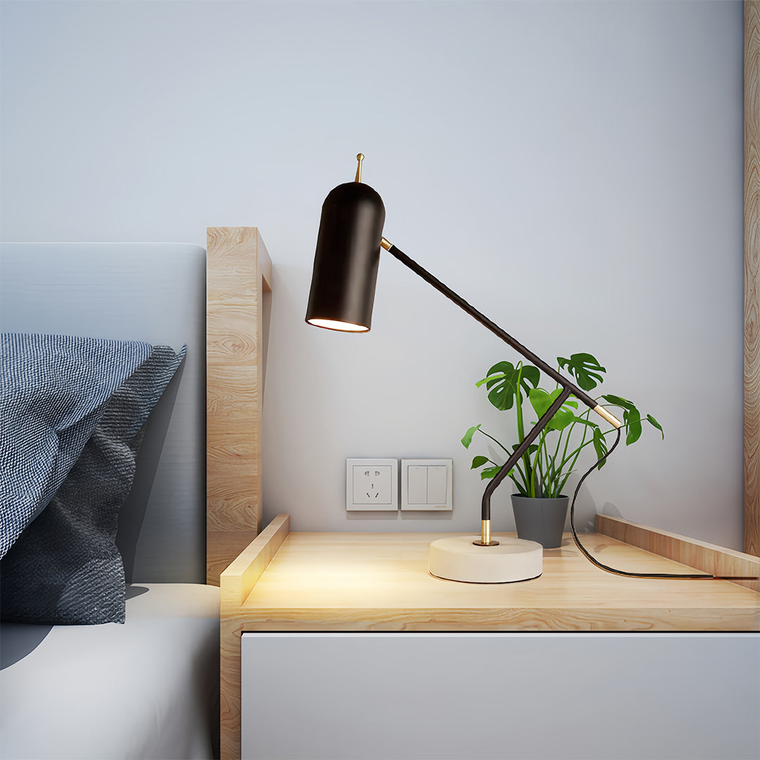 Schreibtischleuchte in Schwarz mit dimmbarer LED