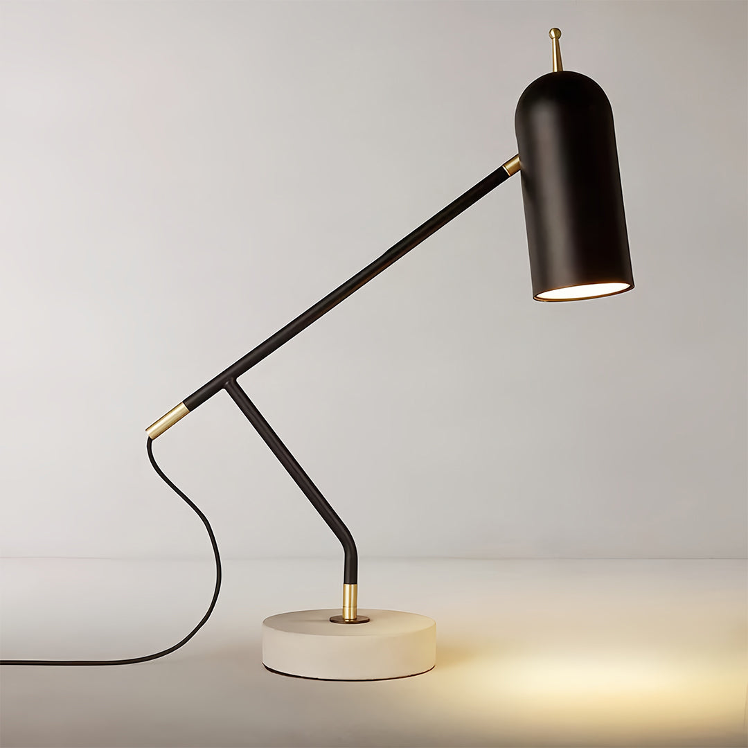 Schreibtischleuchte in Schwarz mit dimmbarer LED