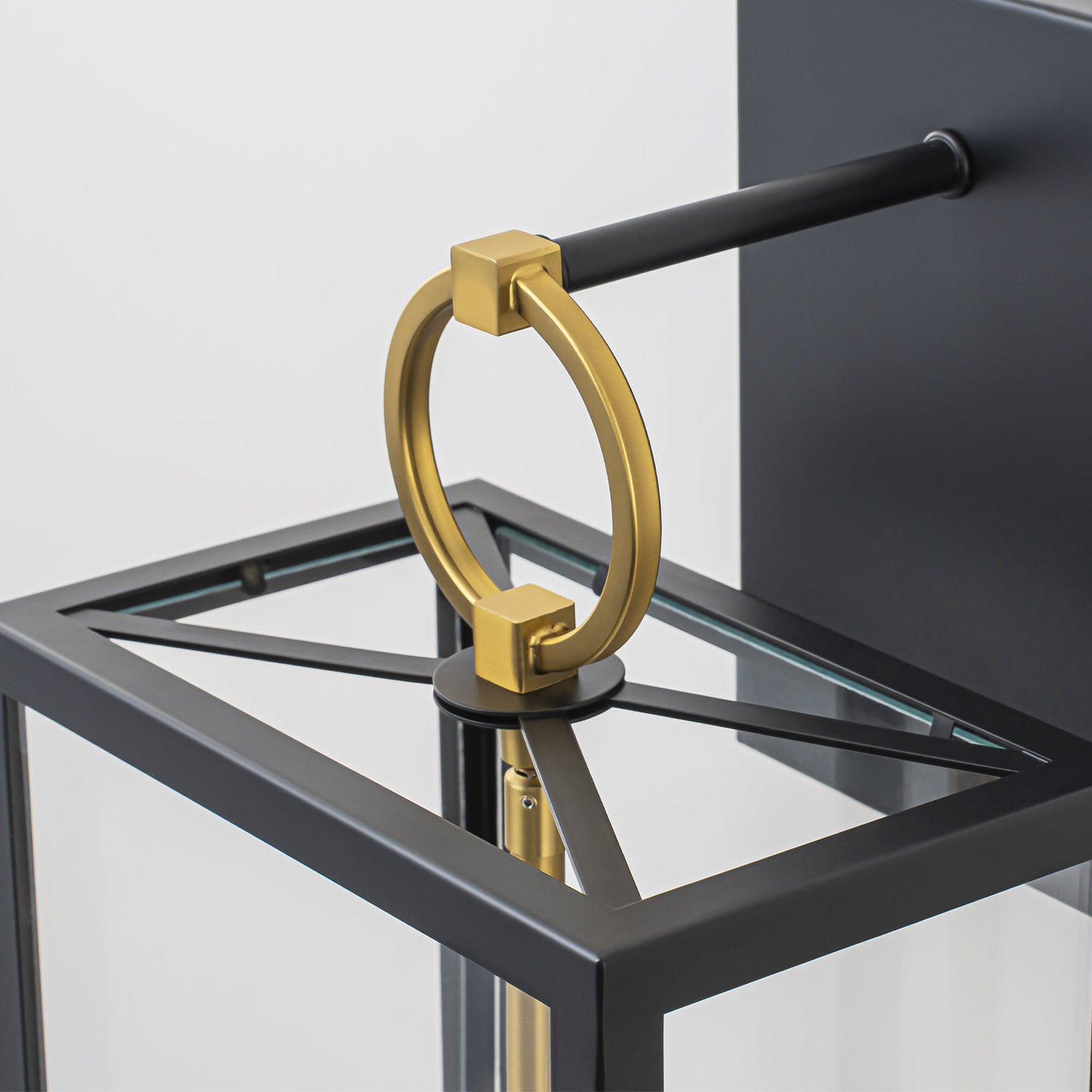 Wandleuchte im Laternen-Design, Glas, Schwarz-Gold