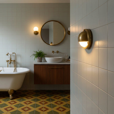 Hardy wall sconce