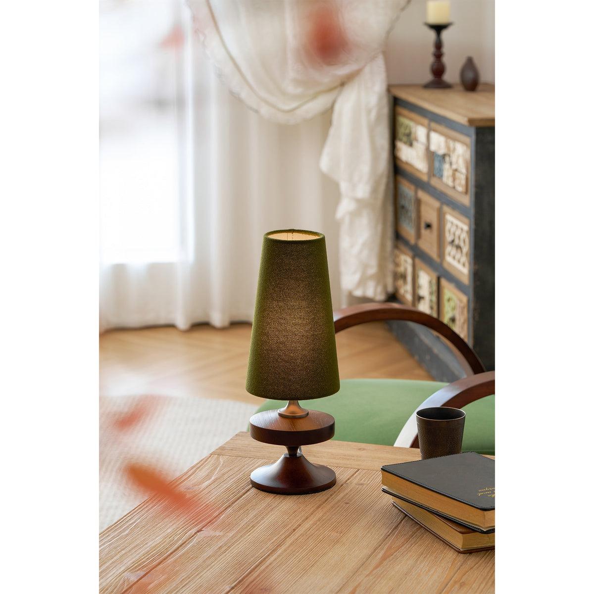 Alvar table lamp