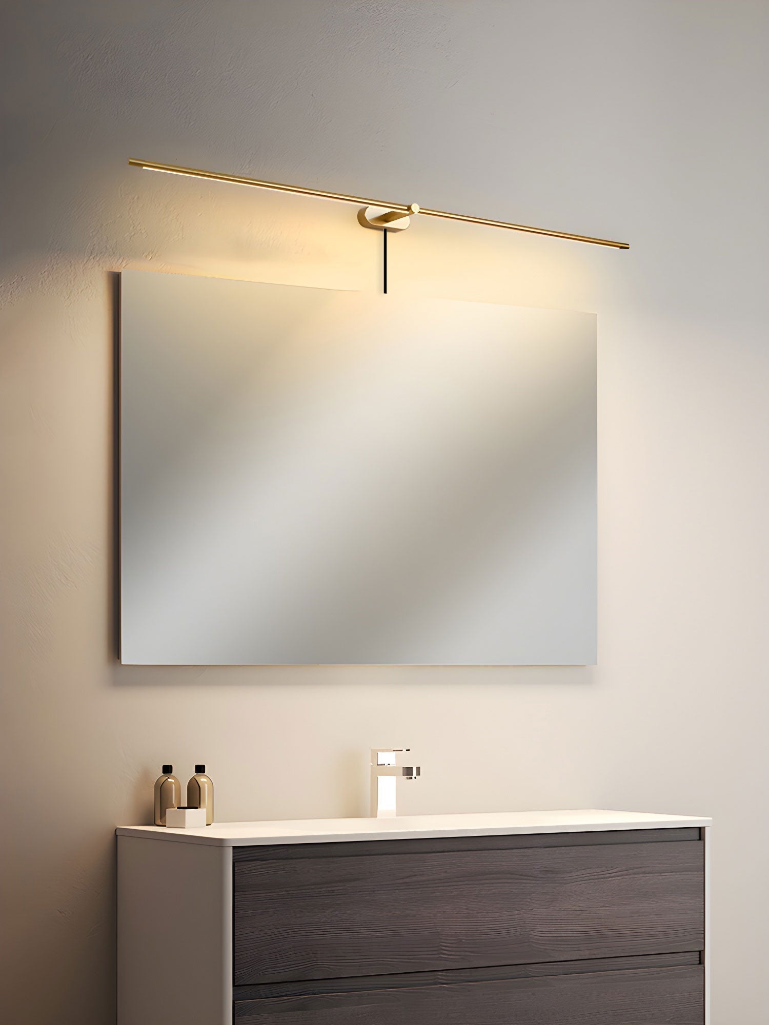 Lineo gold bathroom light