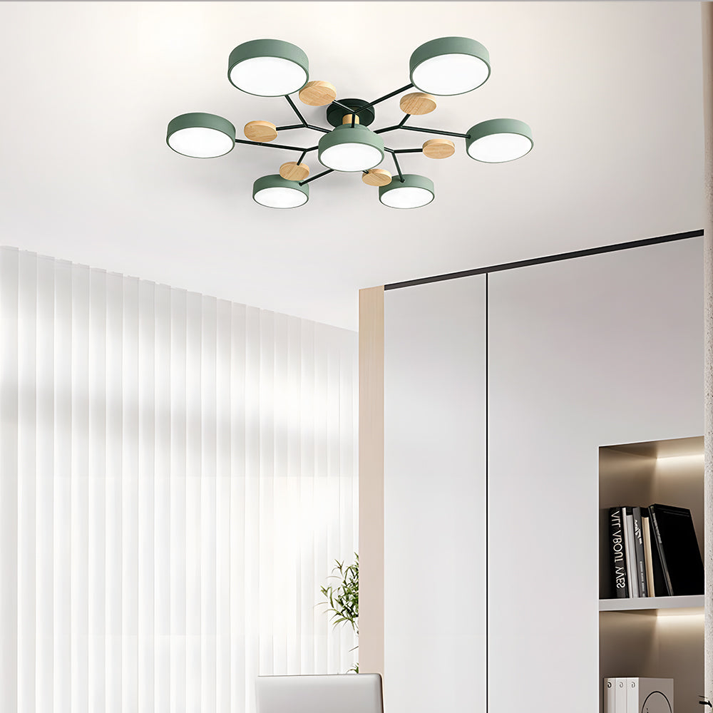 LED-Deckenleuchte mit mehreren Armen und runden Schirmen