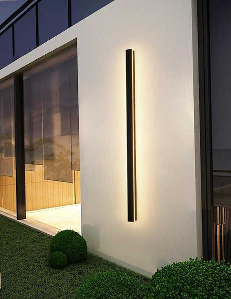 Lineare LED-Außenwandleuchte, vier Lichtmodi, IP65