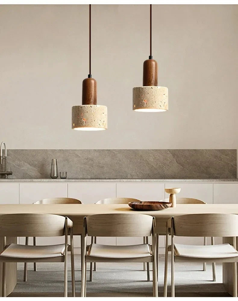 Pendelleuchte aus Travertin im Wabi-Sabi-Stil