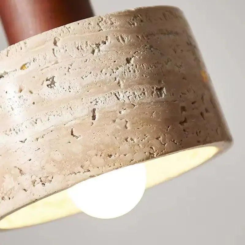 Pendelleuchte aus Travertin im Wabi-Sabi-Stil