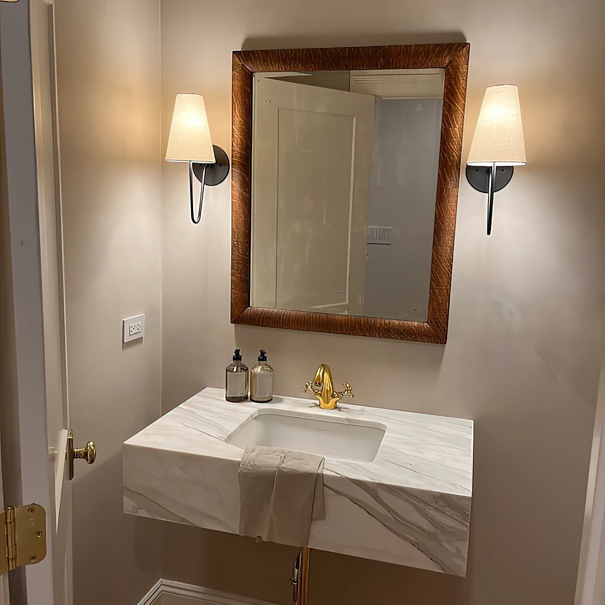 Scoop wall sconce