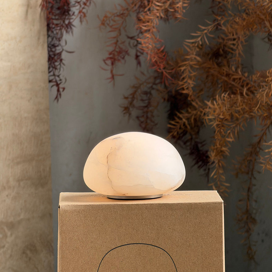 Snowflake table lamp