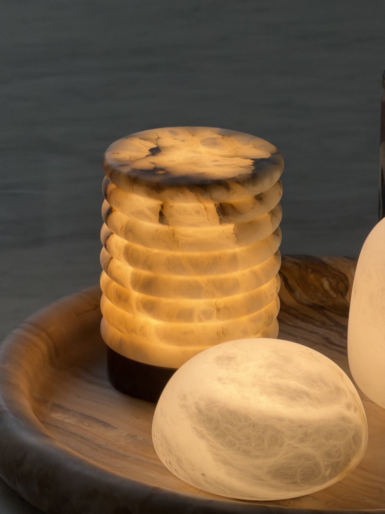 Snowflake table lamp