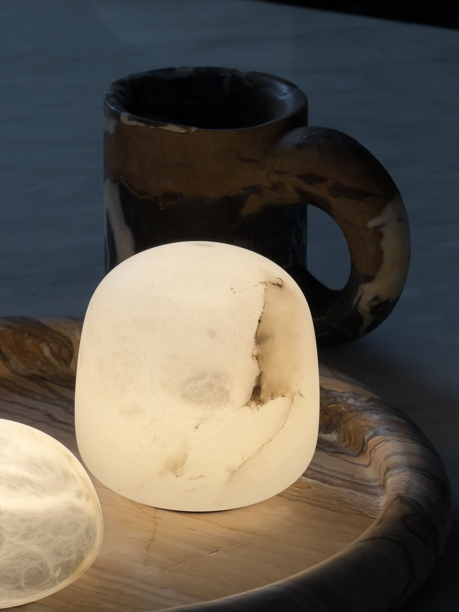 Snowflake table lamp