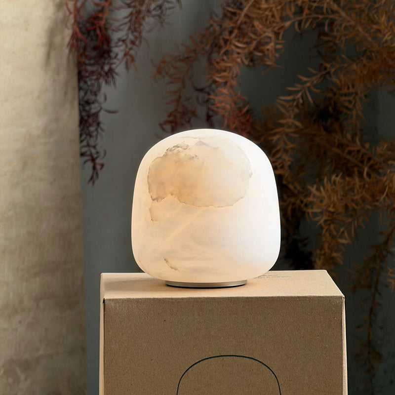 Snowflake table lamp