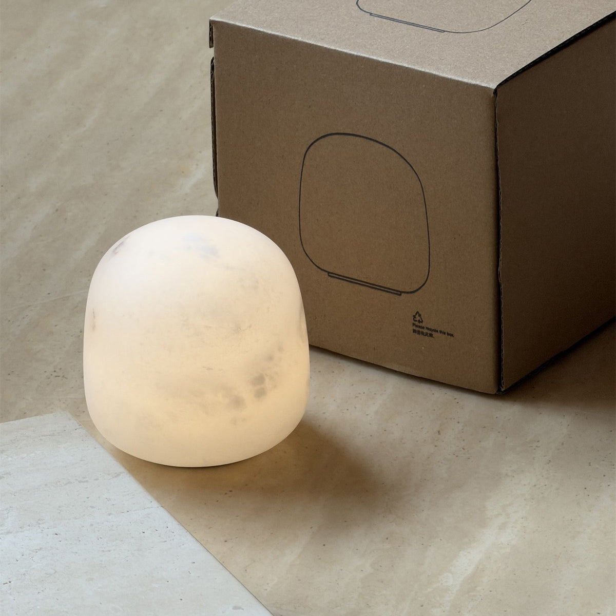 Snowflake table lamp