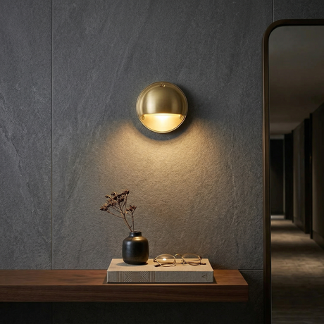 Hardy wall sconce