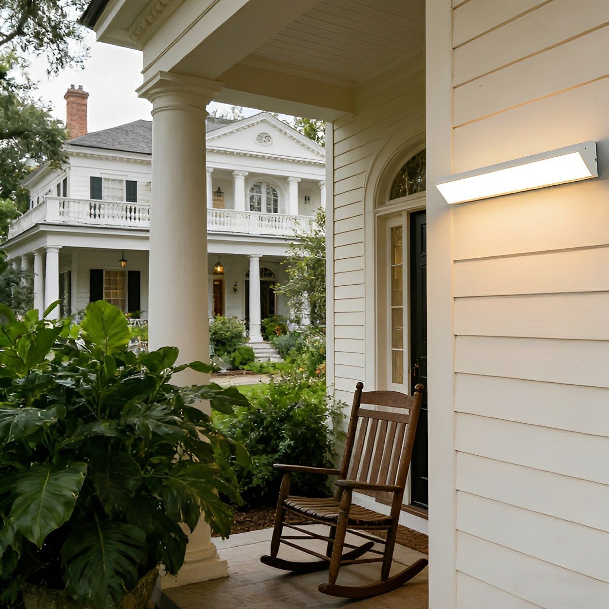 White Waterproof Outdoor LED Wall Strip Light