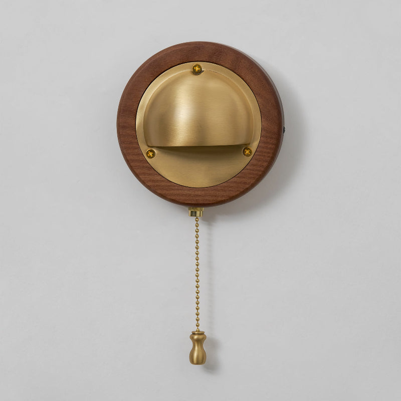 Thane wall lamp — brass