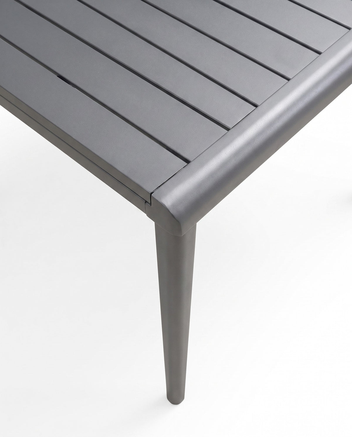 Tavola aluminium slat table top and leg — close-up on white