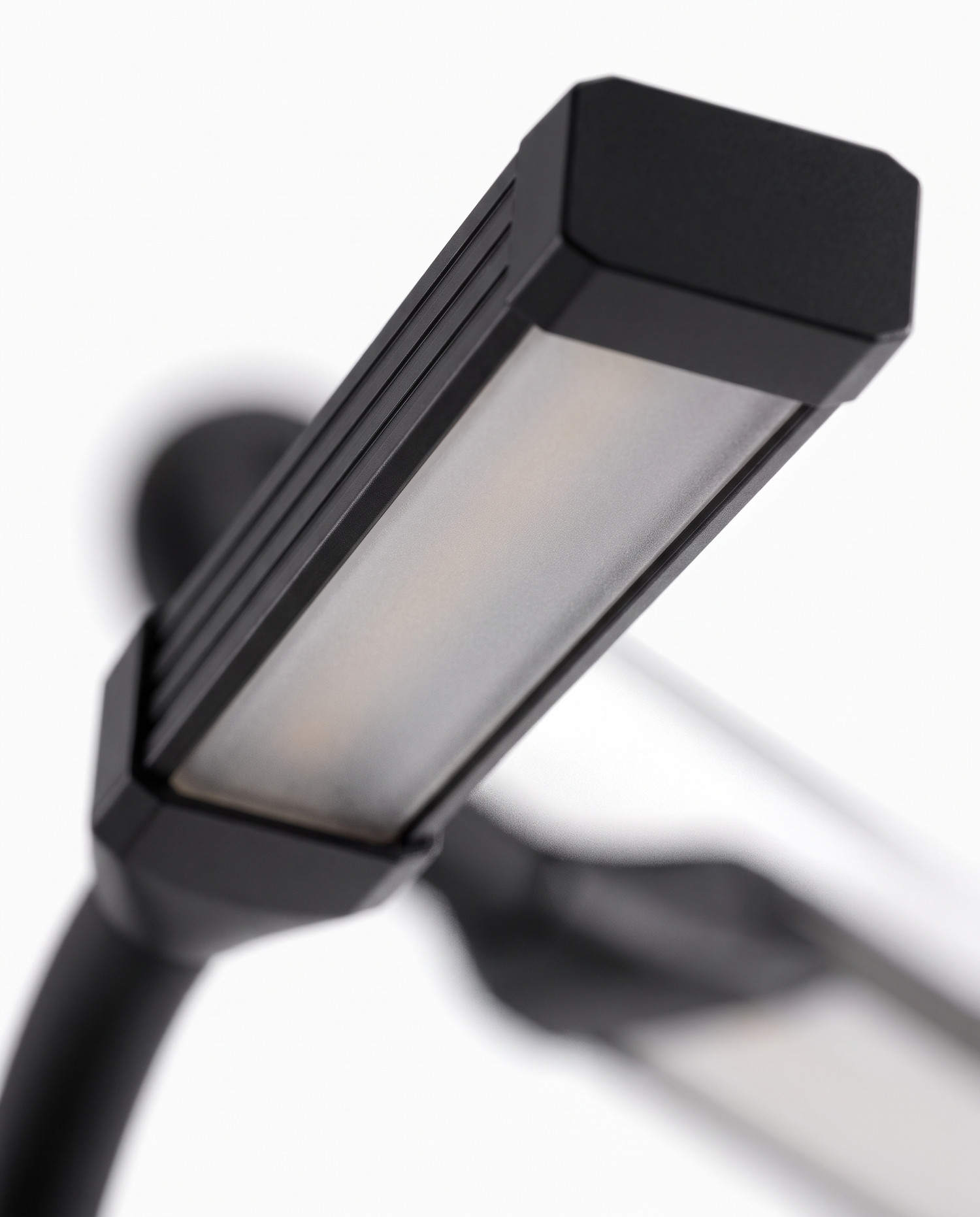 Arco linear light head, close-up