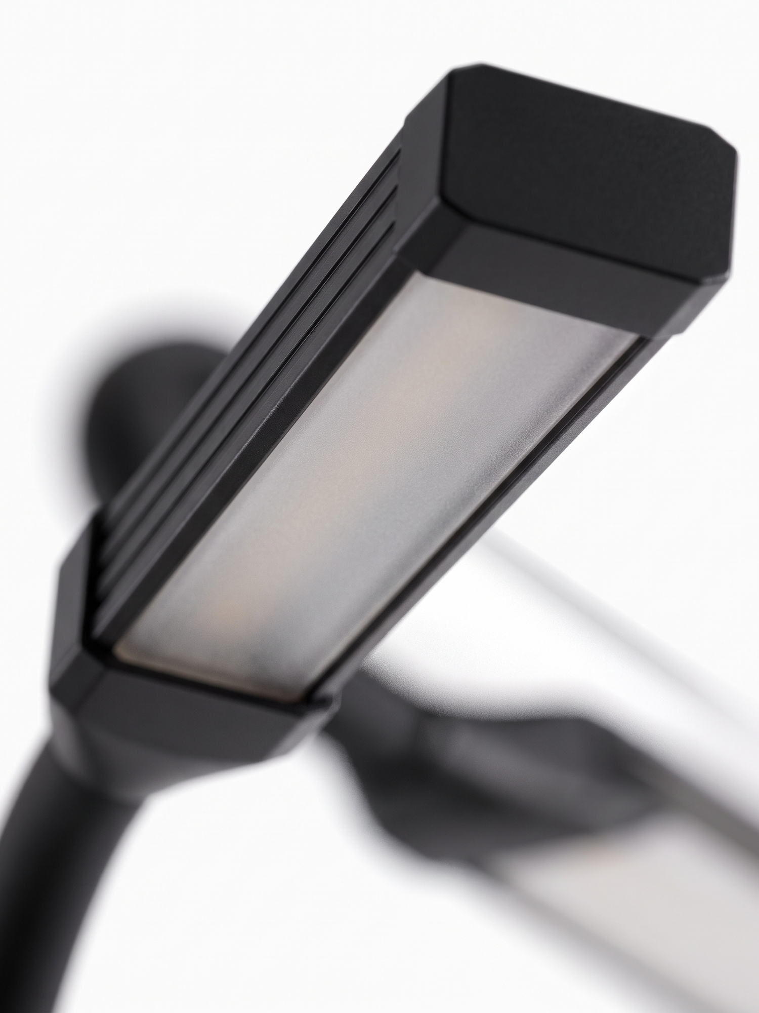 Arco linear light head, close-up