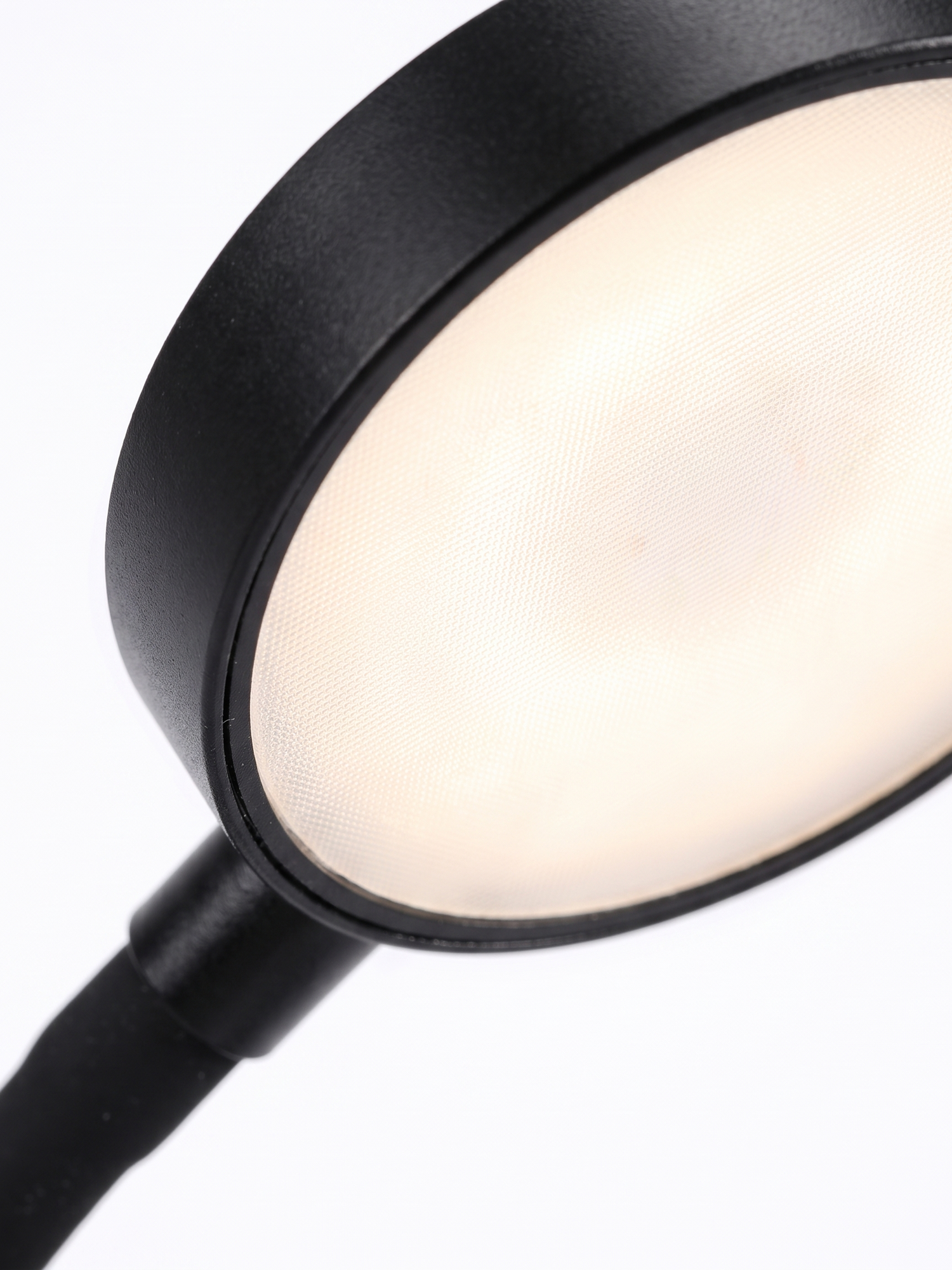 Lume round light head, close-up