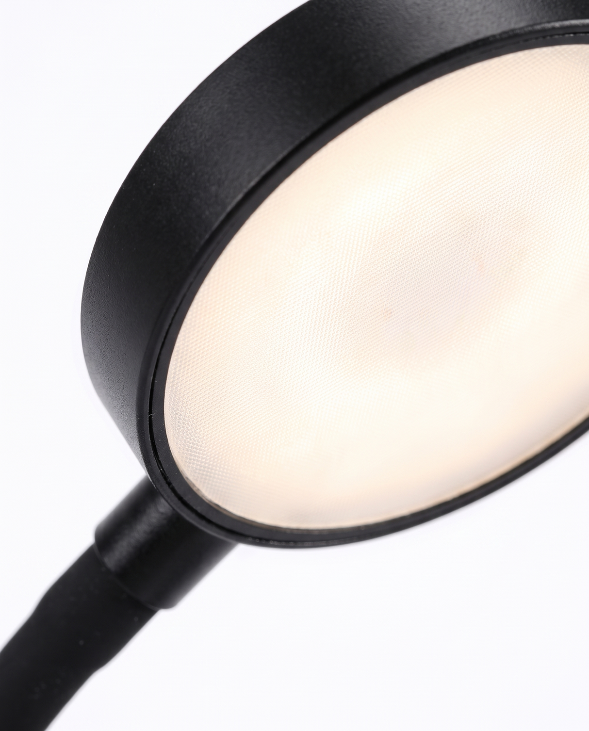 Lume round light head, close-up