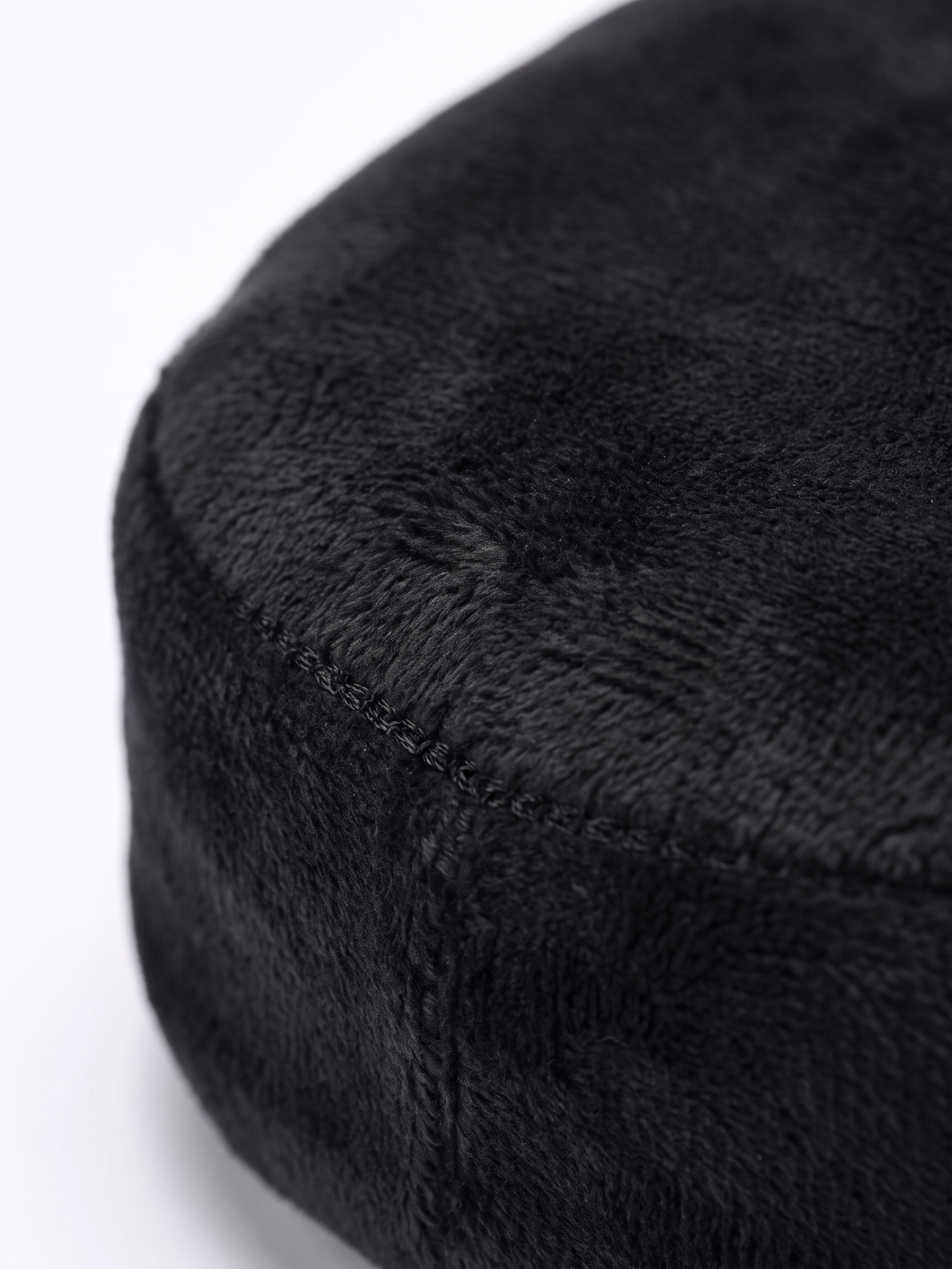 Cloudrest velvet corner and seam, close-up