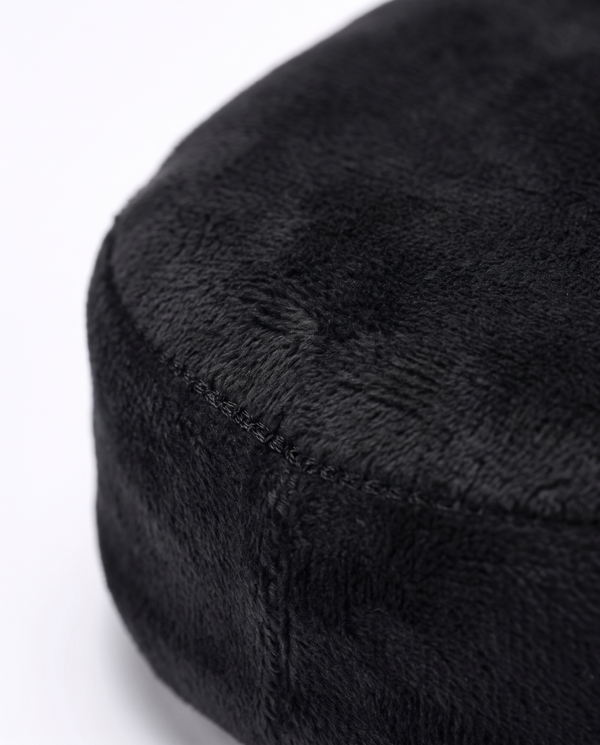 Cloudrest velvet corner and seam, close-up