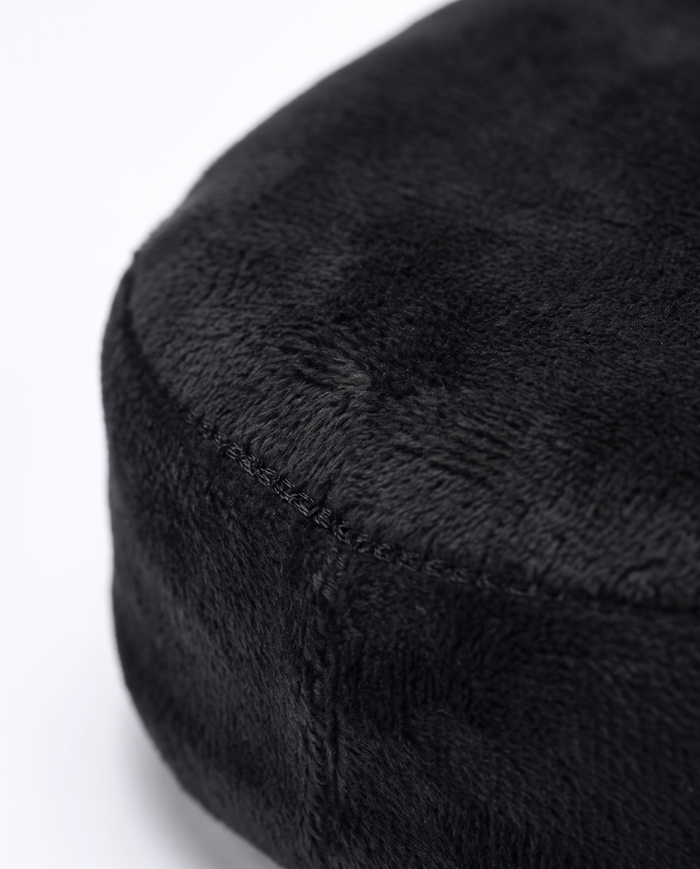 Cloudrest velvet corner and seam, close-up
