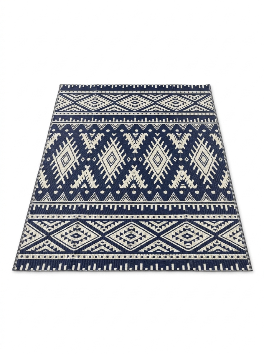 Versatile reversible geometric outdoor rug — studio white