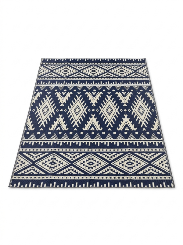 Versatile reversible geometric outdoor rug — studio white
