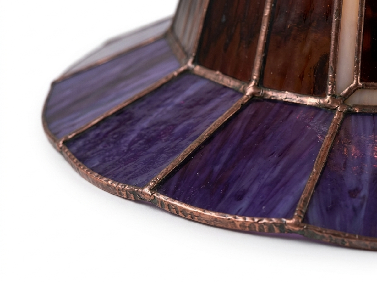Solin lamp brim edge close-up