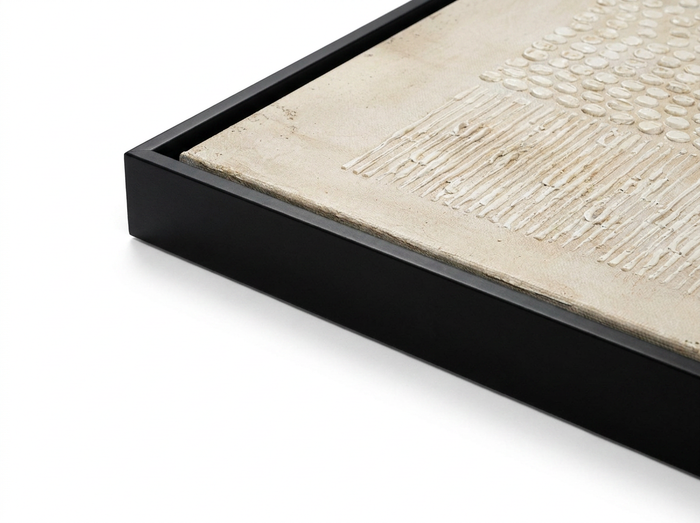 Dovre black frame corner and canvas edge close-up
