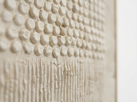 Dovre pebble-dot to strokes transition close-up