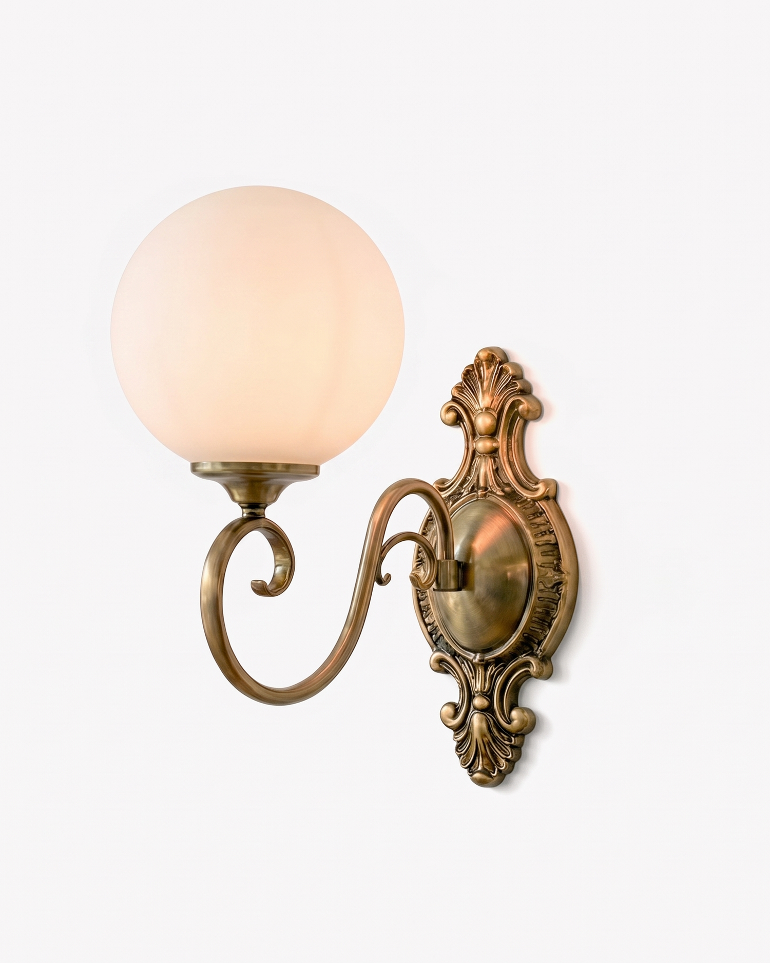 Vintarose in Brass & White